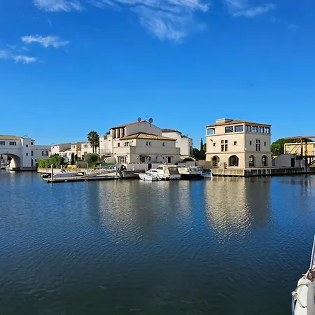 Villa Marina 6 Pers Terrasse Clim Vue Canal Et Piscine Commune *