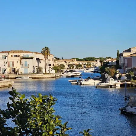 Villa Marina 6 Pers Terrasse Clim Vue Canal Et Piscine Commune