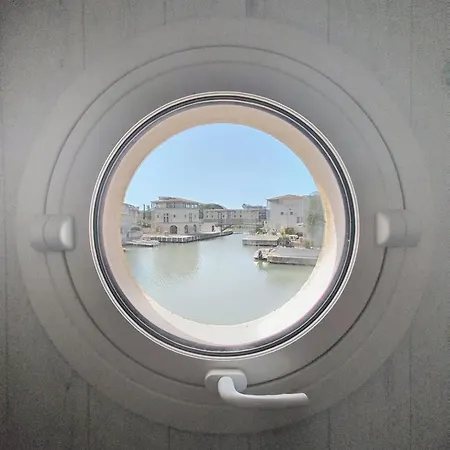 Marina 6 Pers Terrasse Clim Vue Canal Et Piscine Commune ヴィラ