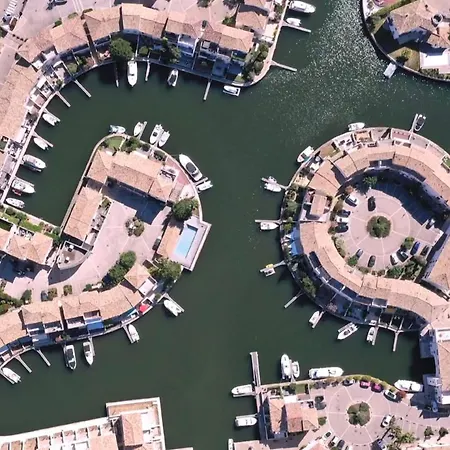 Marina 6 Pers Terrasse Clim Vue Canal Et Piscine Commune