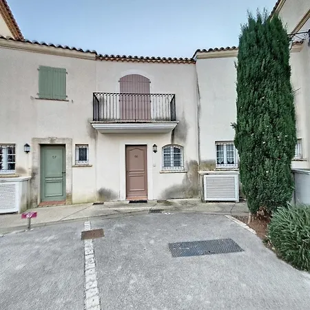 Marina 6 Pers Terrasse Clim Vue Canal Et Piscine Commune ヴィラ エーグ・モルト